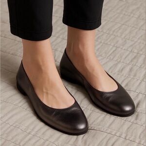 BRUNO MAGLI leather silver metallic flats round toe slip on shoes EU 37/US 7